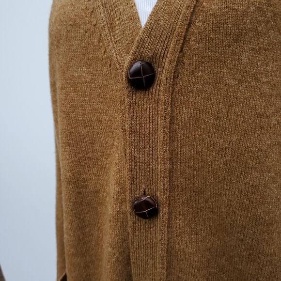 LL Bean Grandpa Cardigan Sweater Brown Lambswool Wooden Buttons Pockets Large - Picture 4 of 16